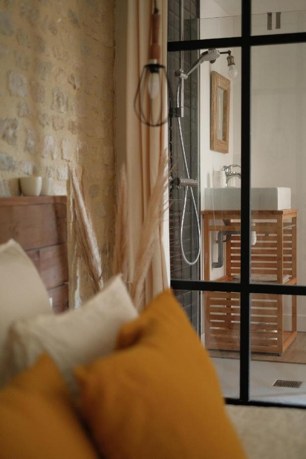 Le Domaine De L'Hostellerie Le Fresne-Camilly 객실 사진